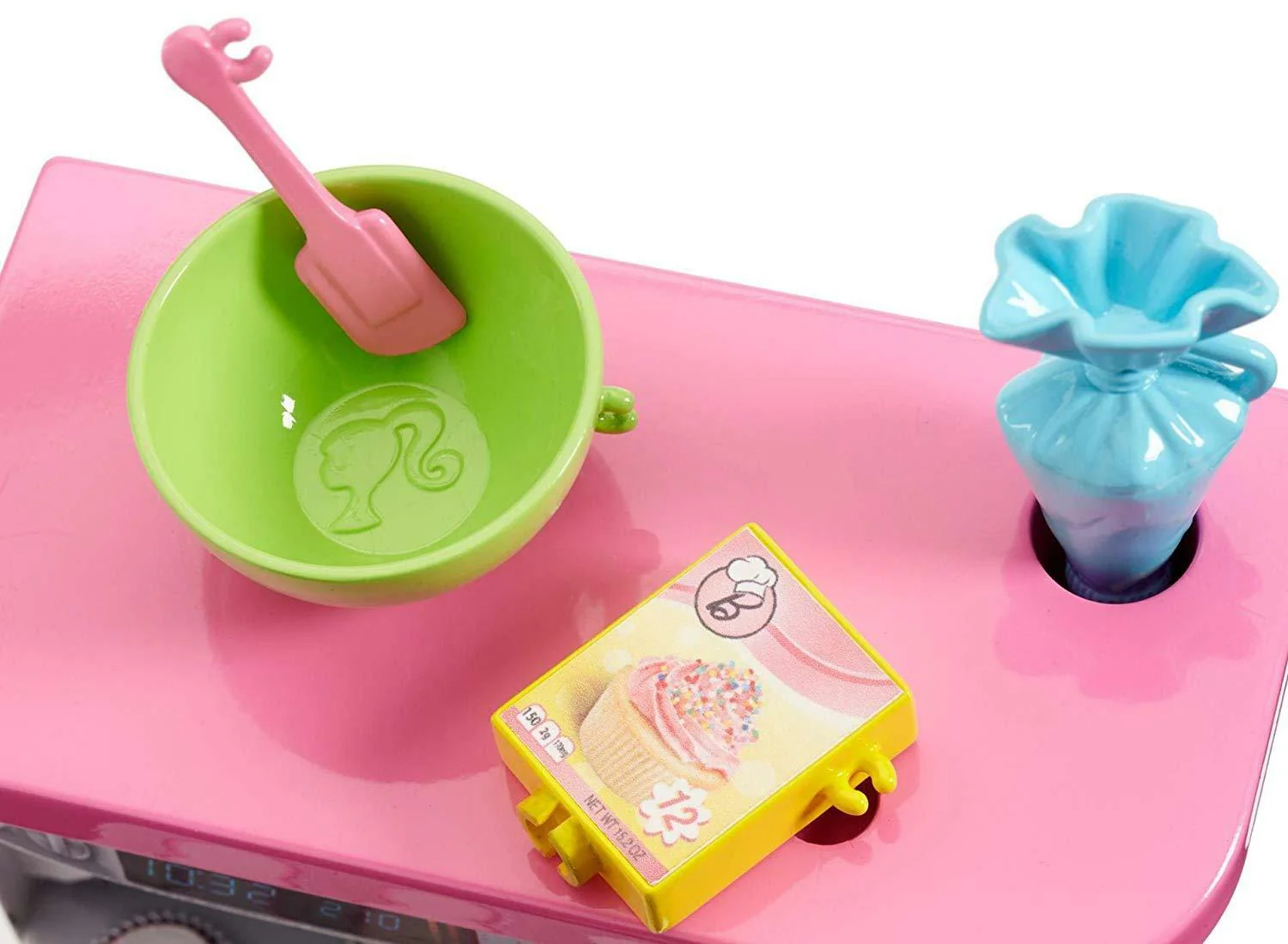 Barbie Bakery Chef Doll and Playset FHP57 - Image 6