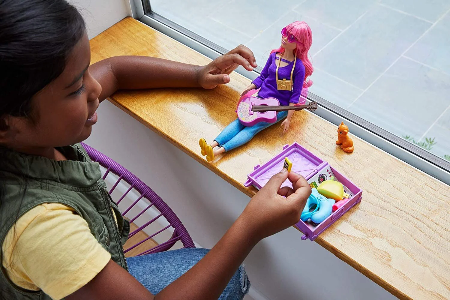 Barbie Daisy Doll with Travel Accessories FWV26 - Image 5