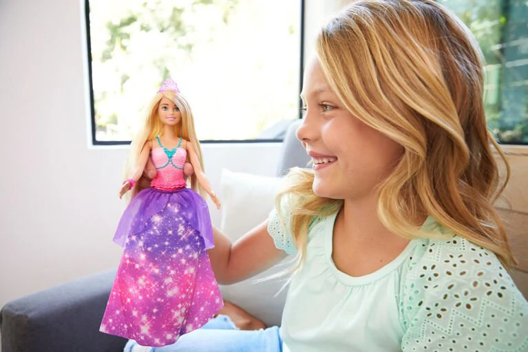 Barbie Dreamtopia 2-in-1 Princess to Mermaid Fashion GTF92 - Image 2