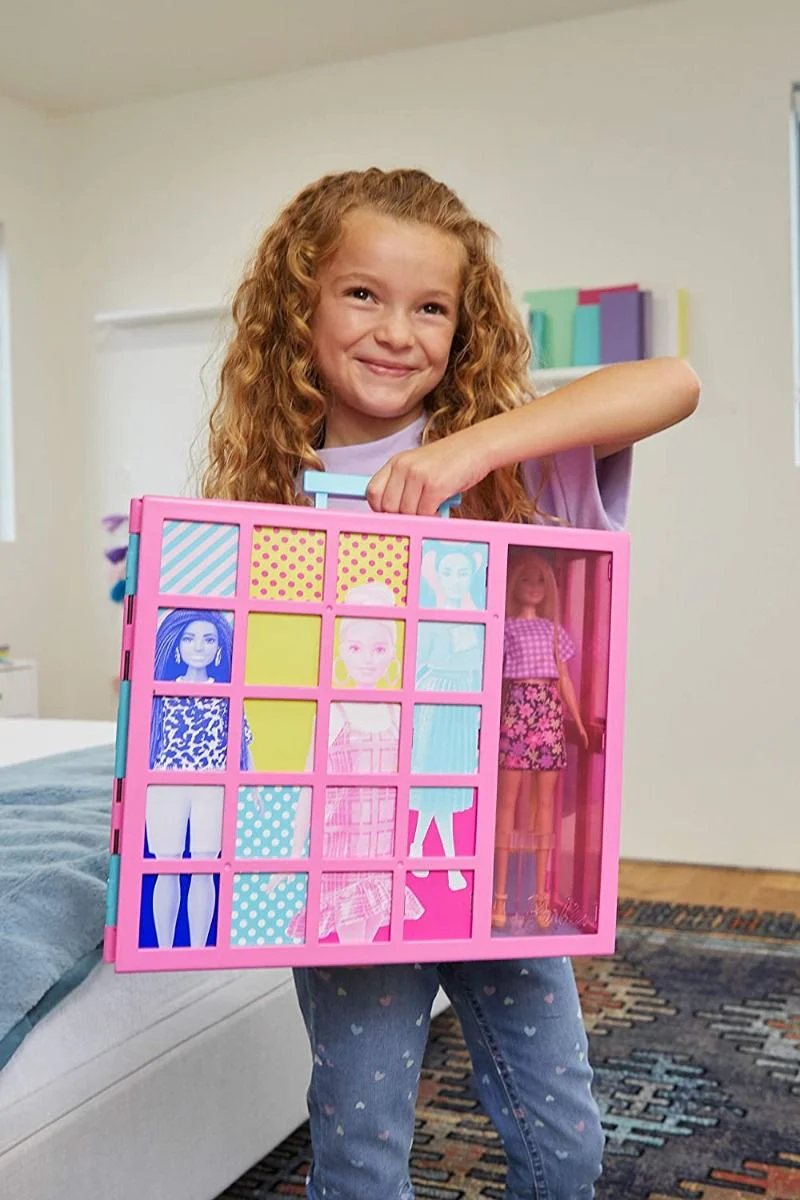 Barbie Fashionista Dream Closet 30 Plus Pieces GBK10 - Image 2