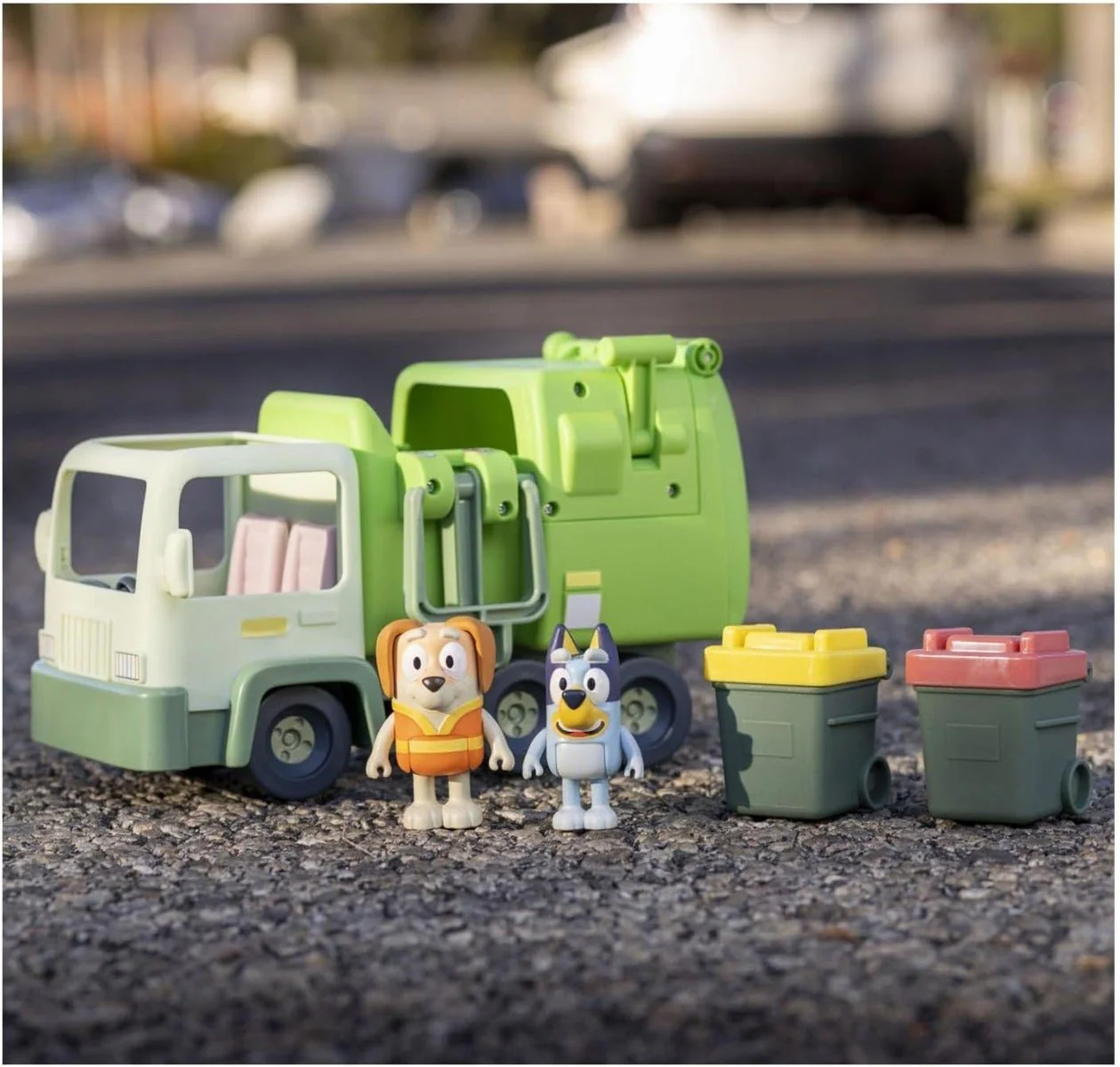 Bluey Garbage Truck 17170 - Image 3