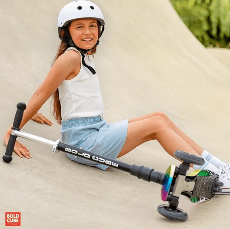 Boldcube 3 Wheel Scooter Big Fold Electro Dark Night - Image 6