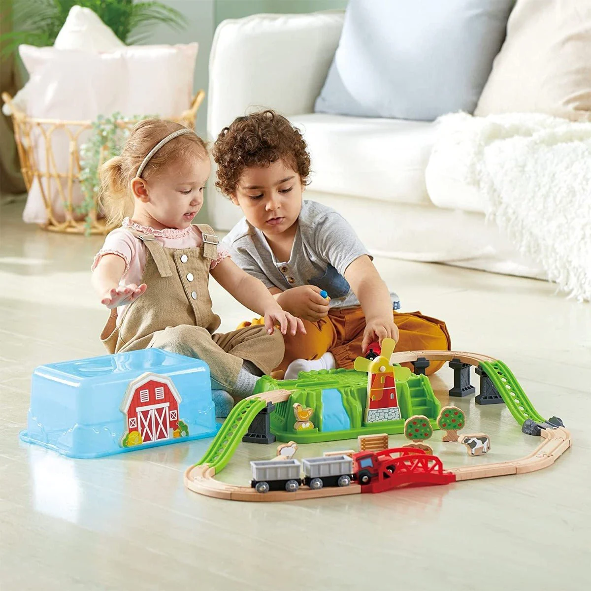 Countryside Train Bucket Railway Set - 41 Pieces - Image 3