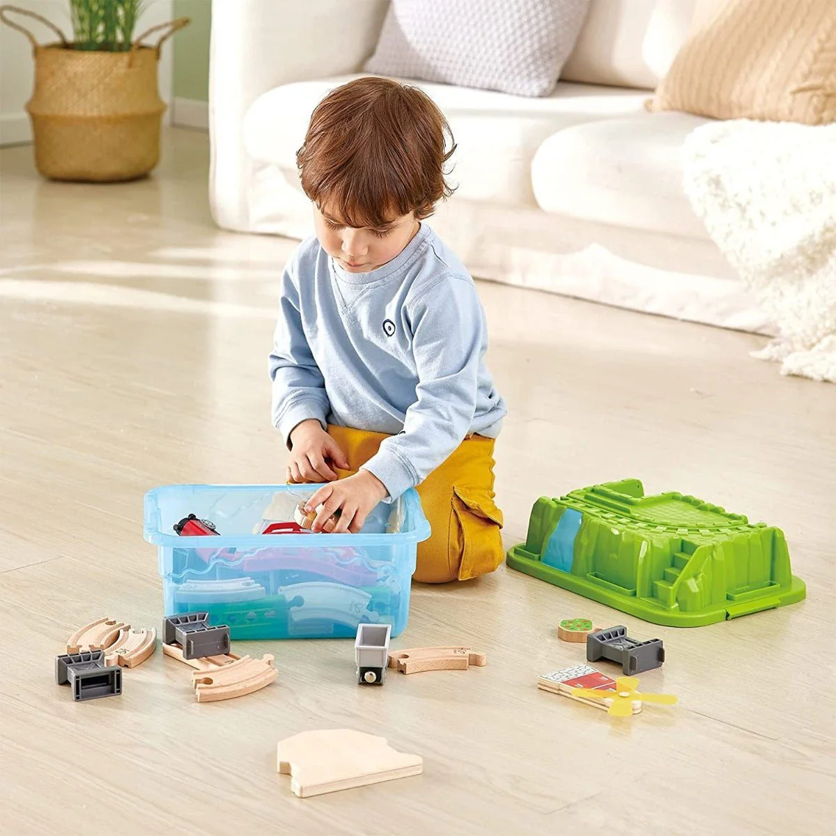 Countryside Train Bucket Railway Set - 41 Pieces - Image 4