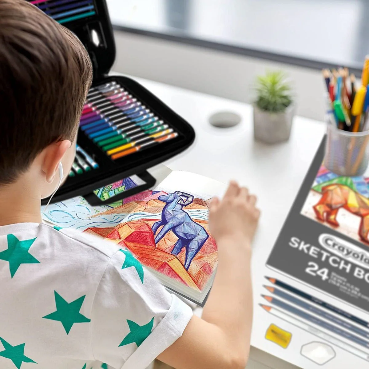 Crayola Coloring and Sketching Set 04-1050 - Image 7