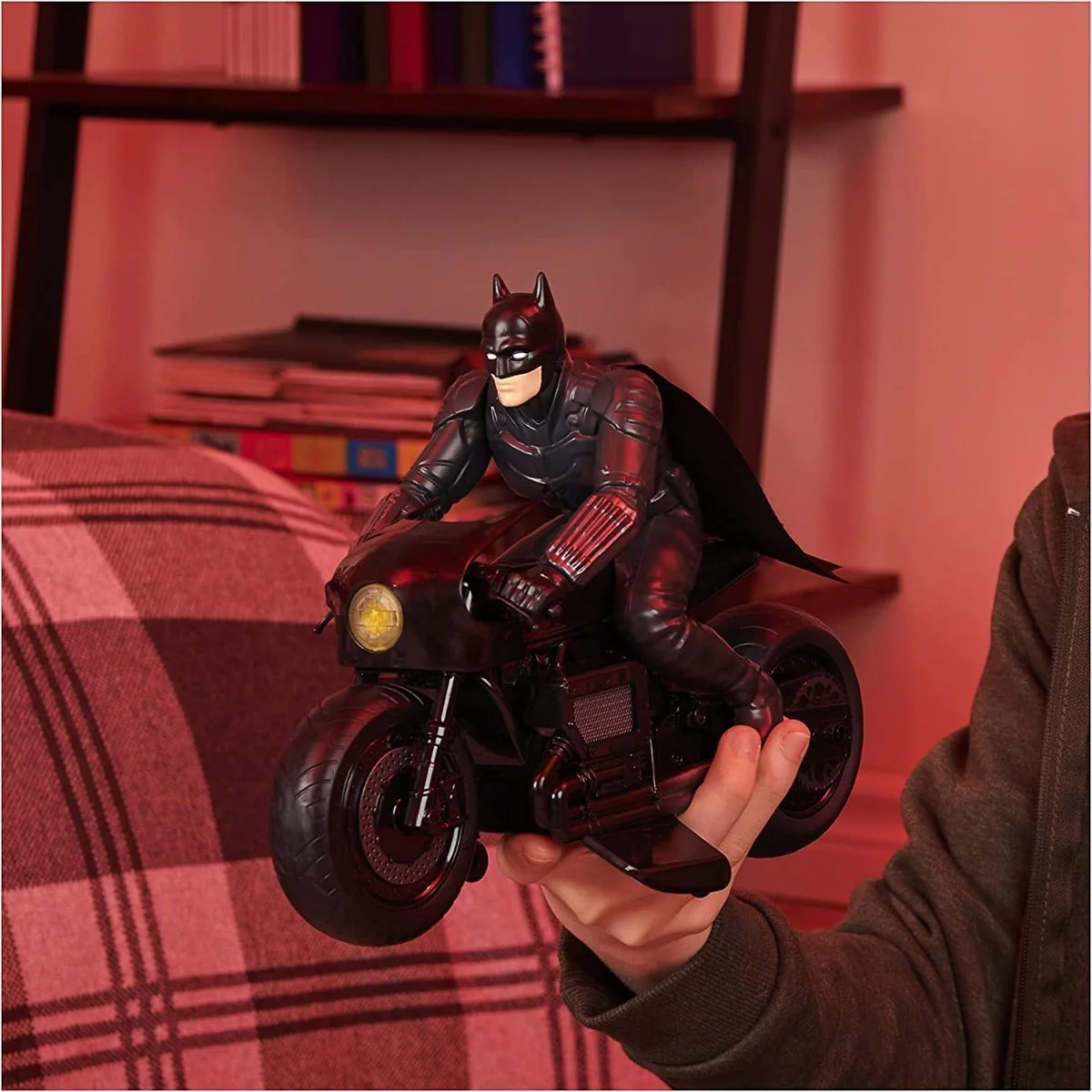 DC Batman Movie RC Batcycle with Batman Rider 1:10 6060490 - Image 6