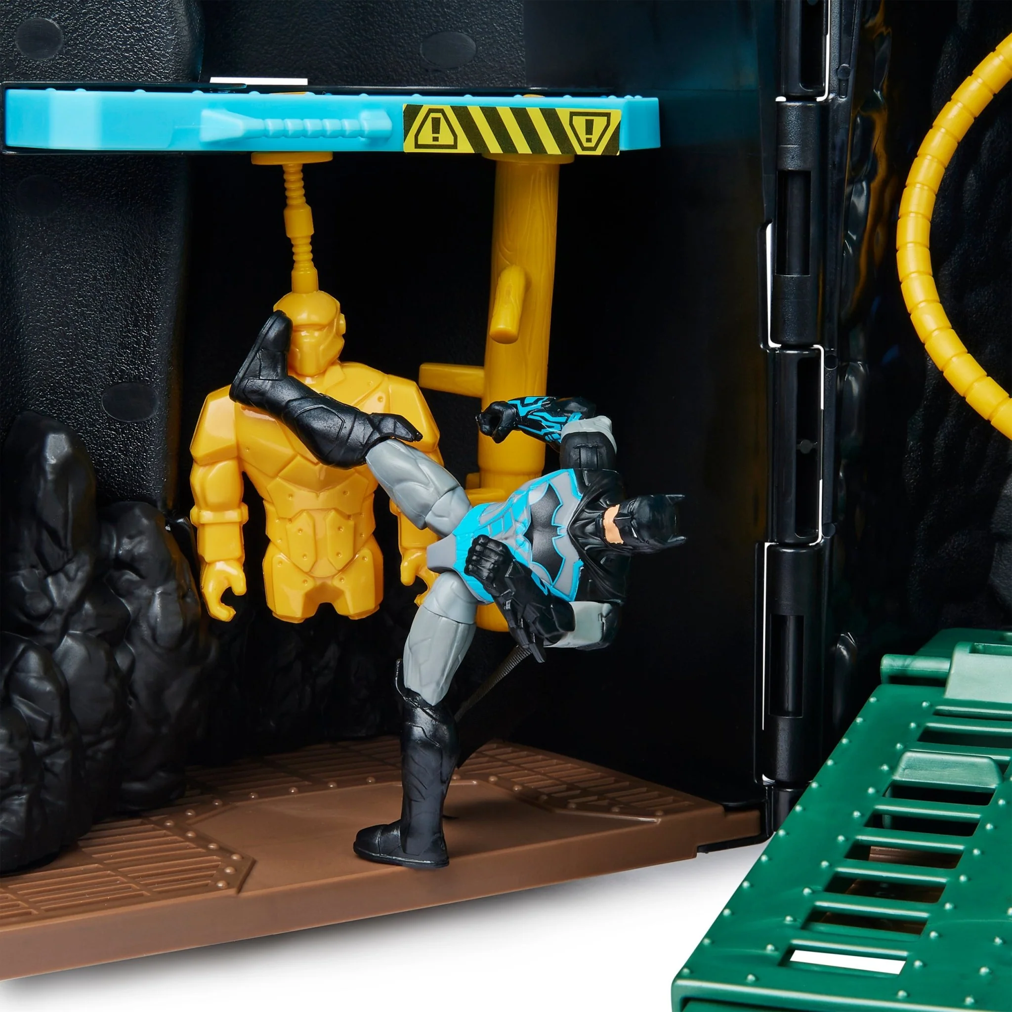 DC Batman Transforming Playset 6060830 - Image 3