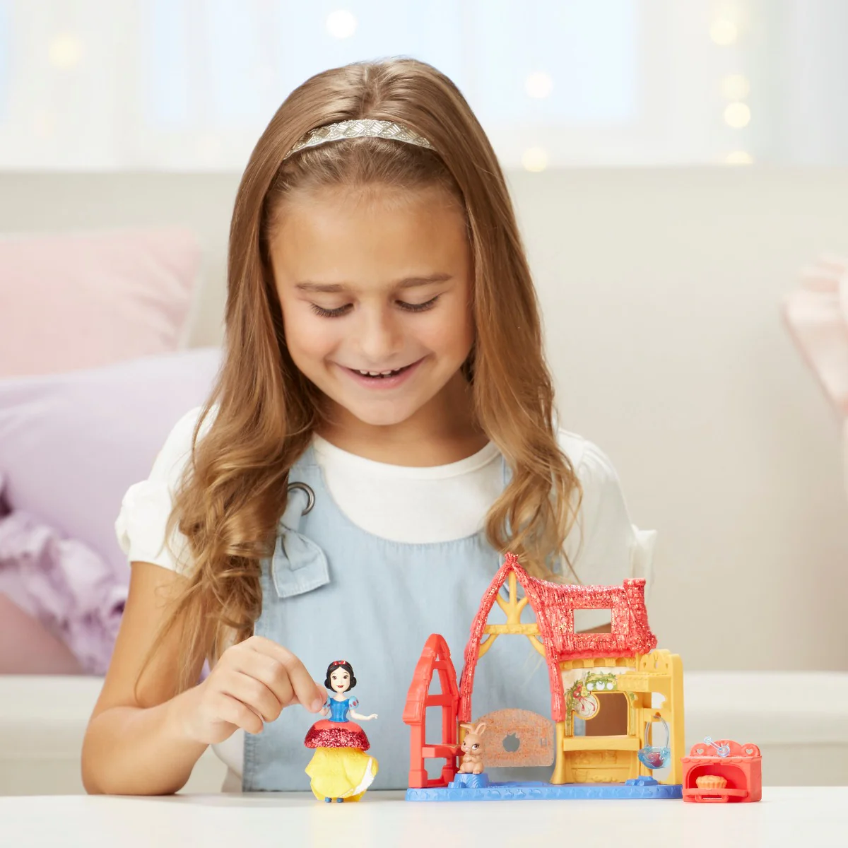 Disney Princess Cottage Kitchen and Snow White Doll E3052
