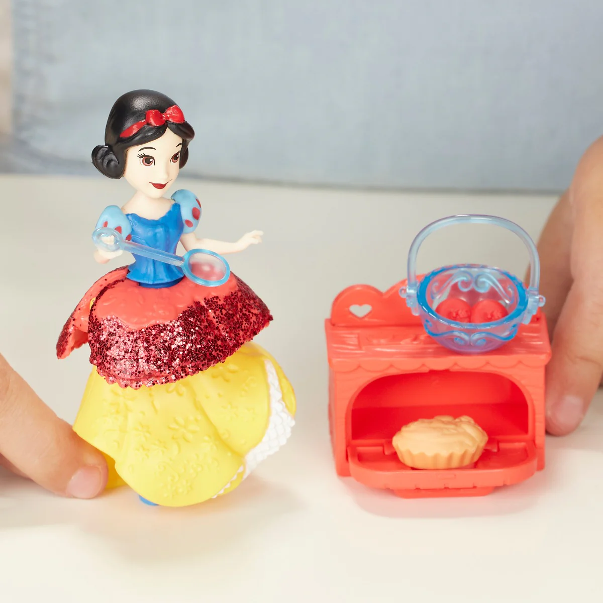 Disney Princess Cottage Kitchen and Snow White Doll E3052 - Image 2
