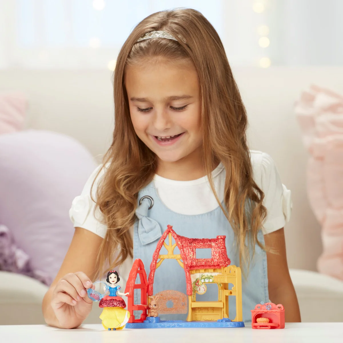 Disney Princess Cottage Kitchen and Snow White Doll E3052 - Image 4