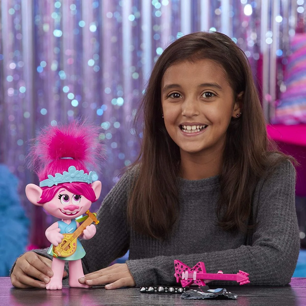DreamWorks Trolls World Tour Pop-to-Rock Poppy - Image 4