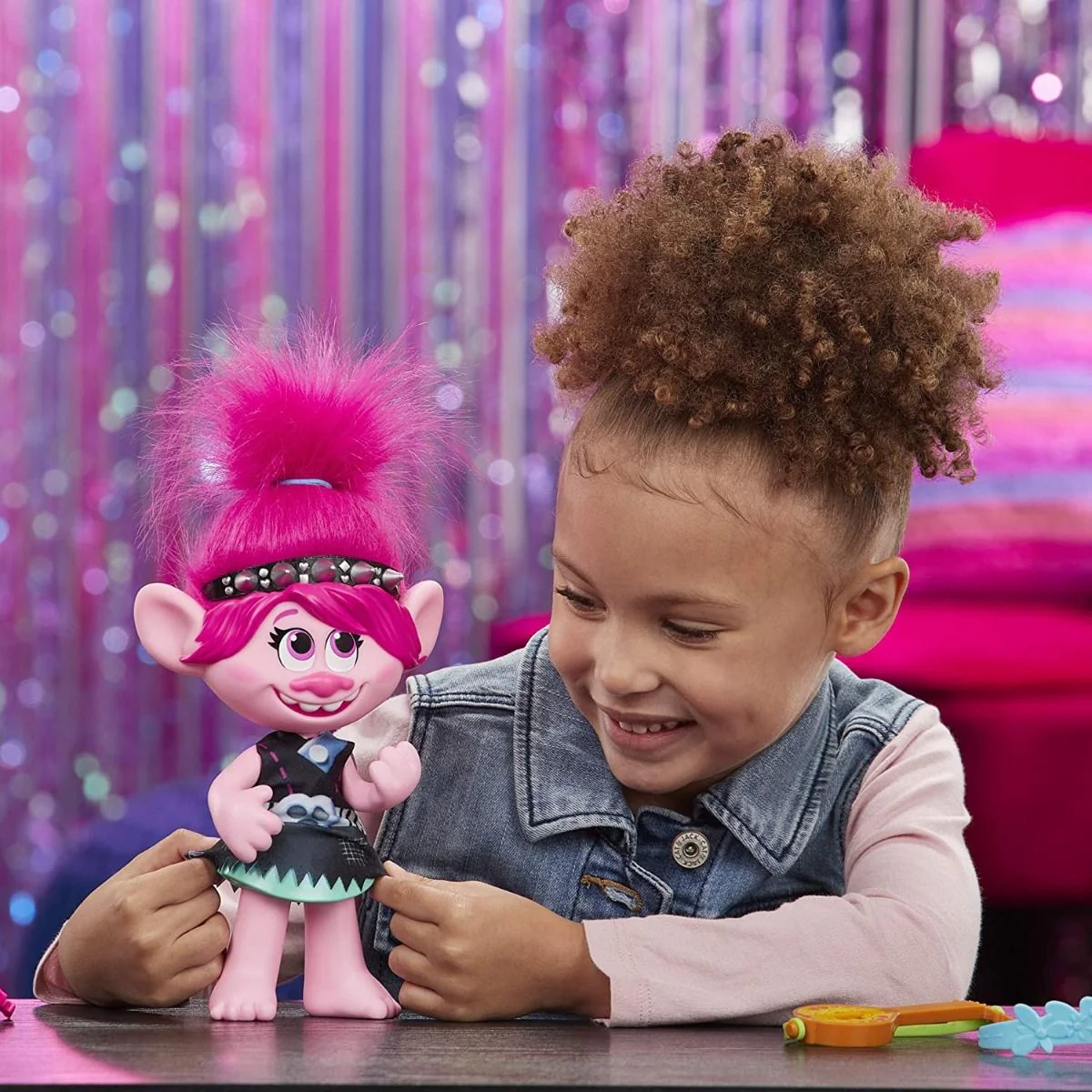 DreamWorks Trolls World Tour Pop-to-Rock Poppy - Image 5