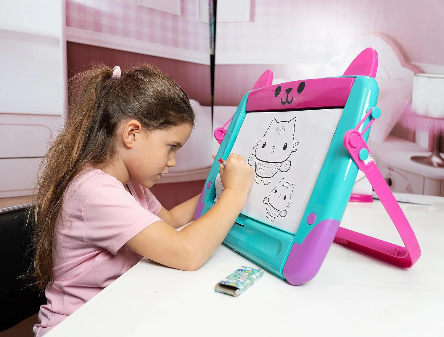 Gabby's Dollhouse Art Easel DTT-5194 - Image 4