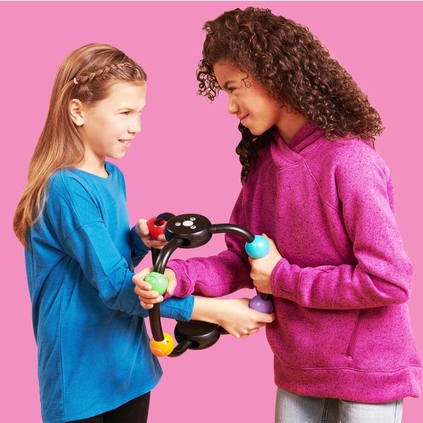 Hands Full Family Game 7931 - Image 2