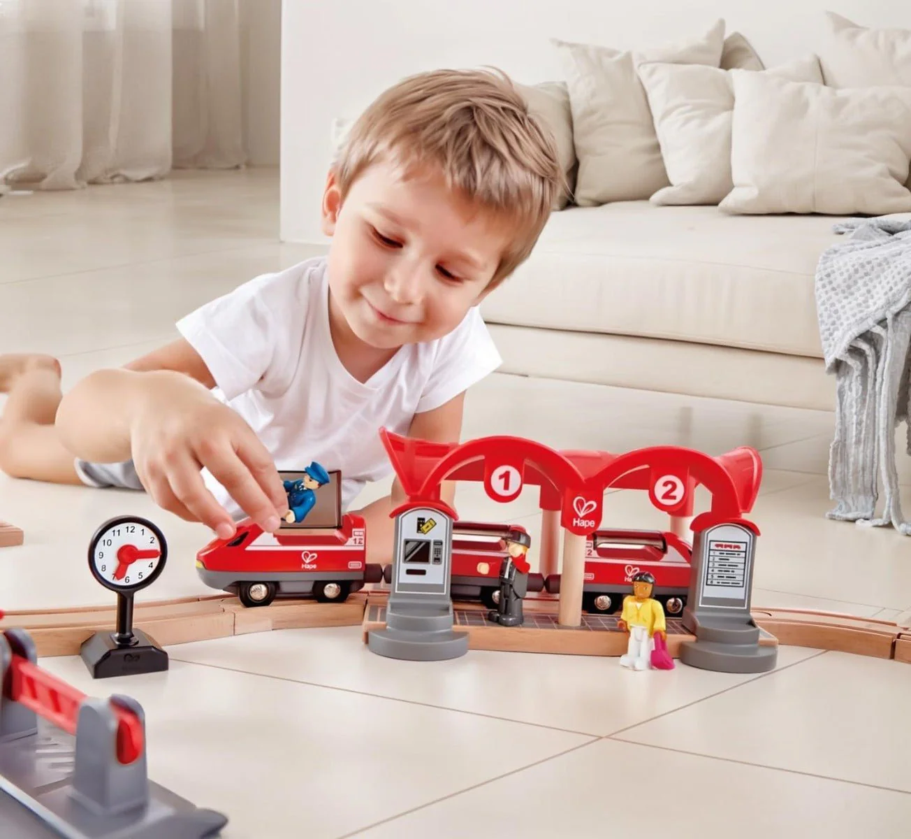 Hape Busy City Rail Set E3730 - Image 3