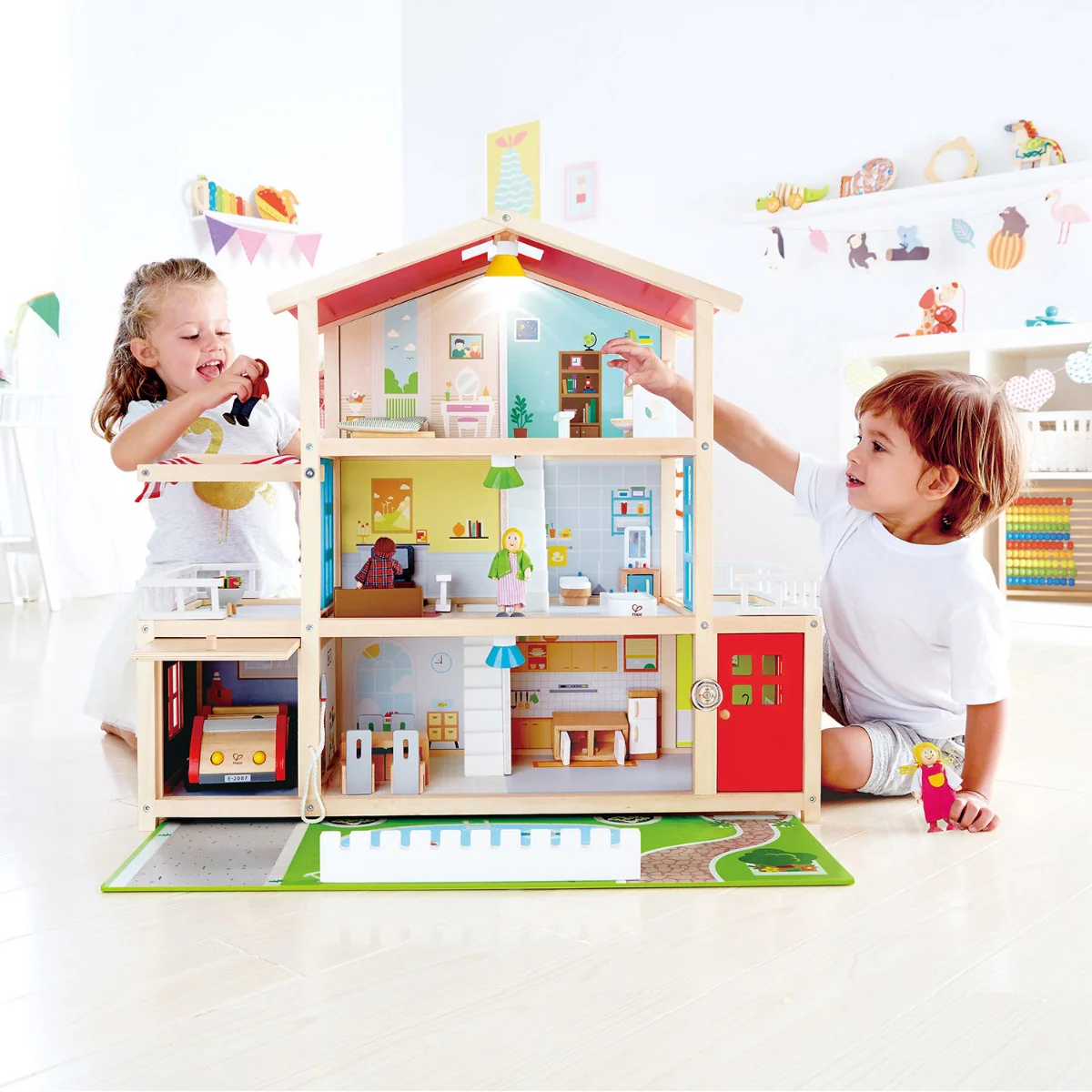 Hape Doll Family Mansion E3405 - Image 4