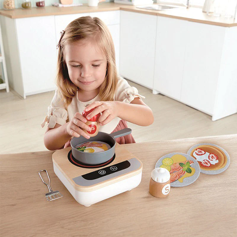 Hape Fun Fan Fryer Wooden Mini Kitchen Playset 8pcs - Image 2