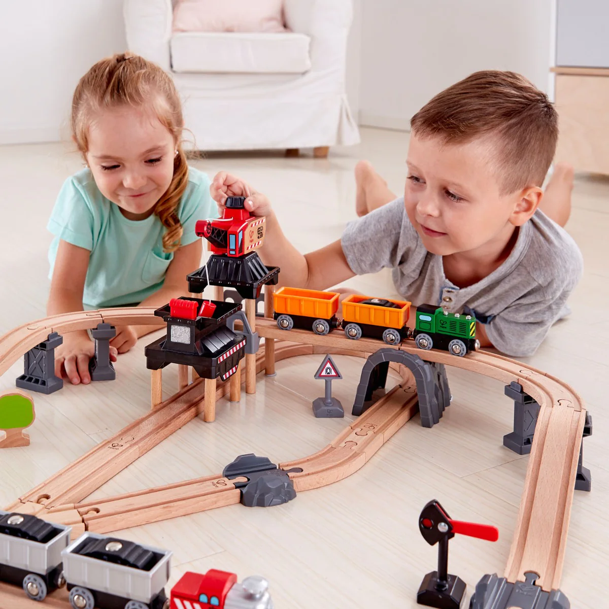 Hape Mining Loader Set E3756 - Image 3