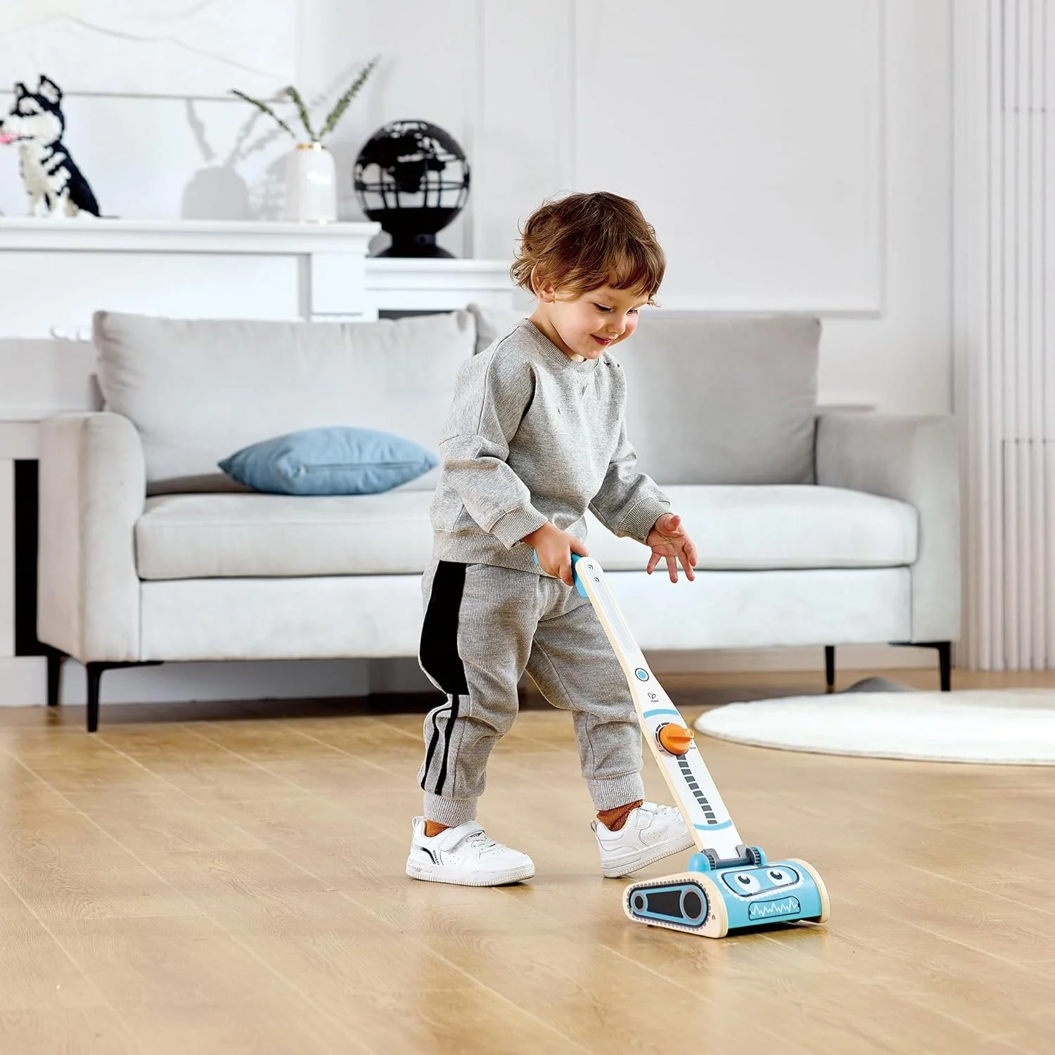 Hape Vacuum Playset E3056 - Image 3