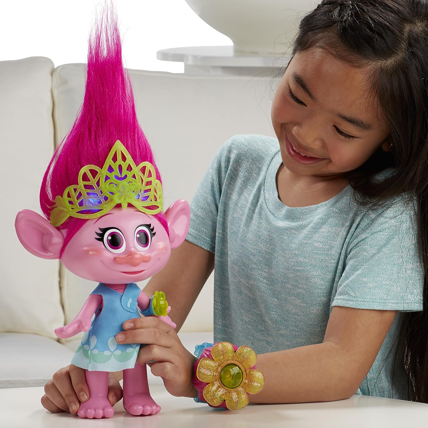 Hasbro Trolls Hug Time Poppy B6568 - Image 2