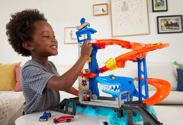 Hot Wheels Attacking Shark Escape Trackset HDP06 - Image 3