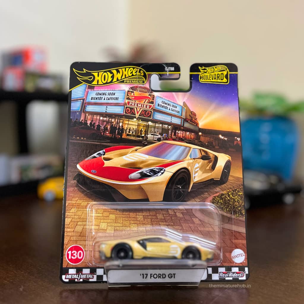 Hot Wheels Boulevard Diecast Cars Asstd.GJT68 - Image 4