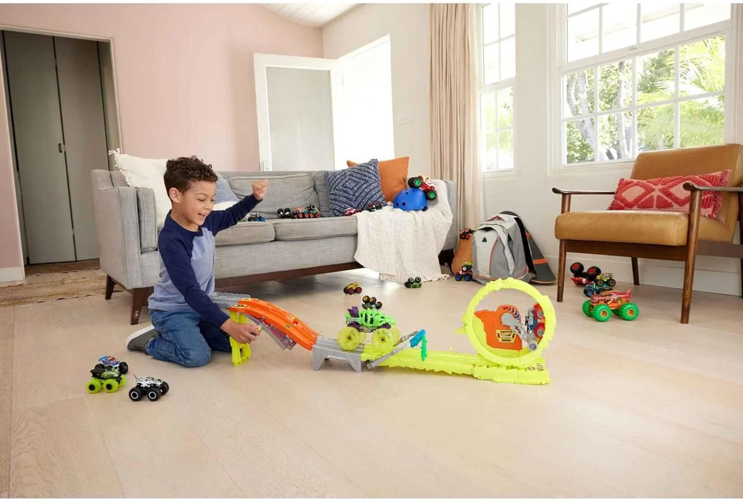 Hot Wheels Monster Truck Power Smashers Charge And Chase Challenge