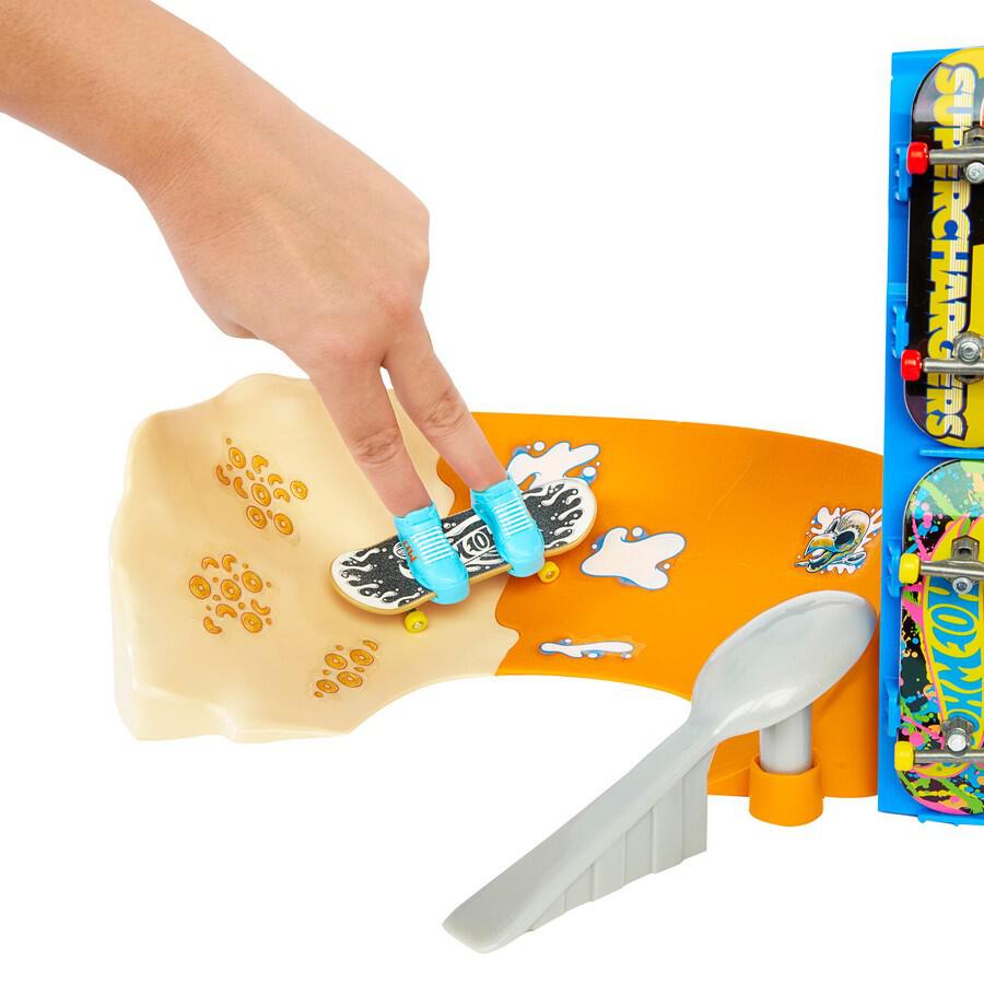 Hot Wheels Skate Tony Hawk Cereal Bowl Fingerboard Set - Image 4