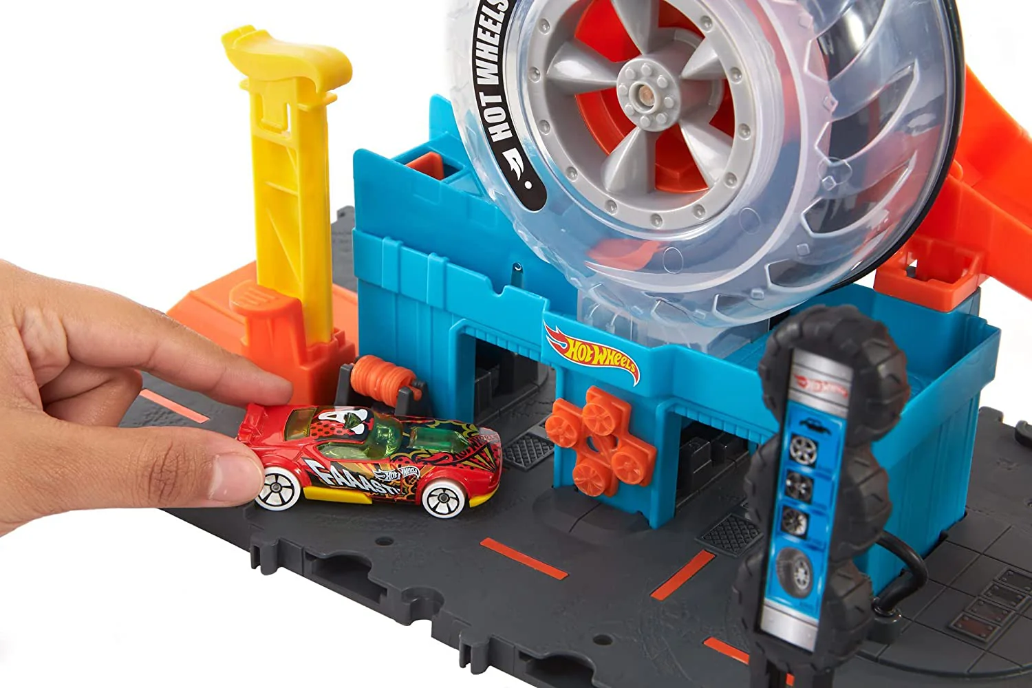 Hot Wheels Super Twist Tire Shop Playset HDP02 - Image 4