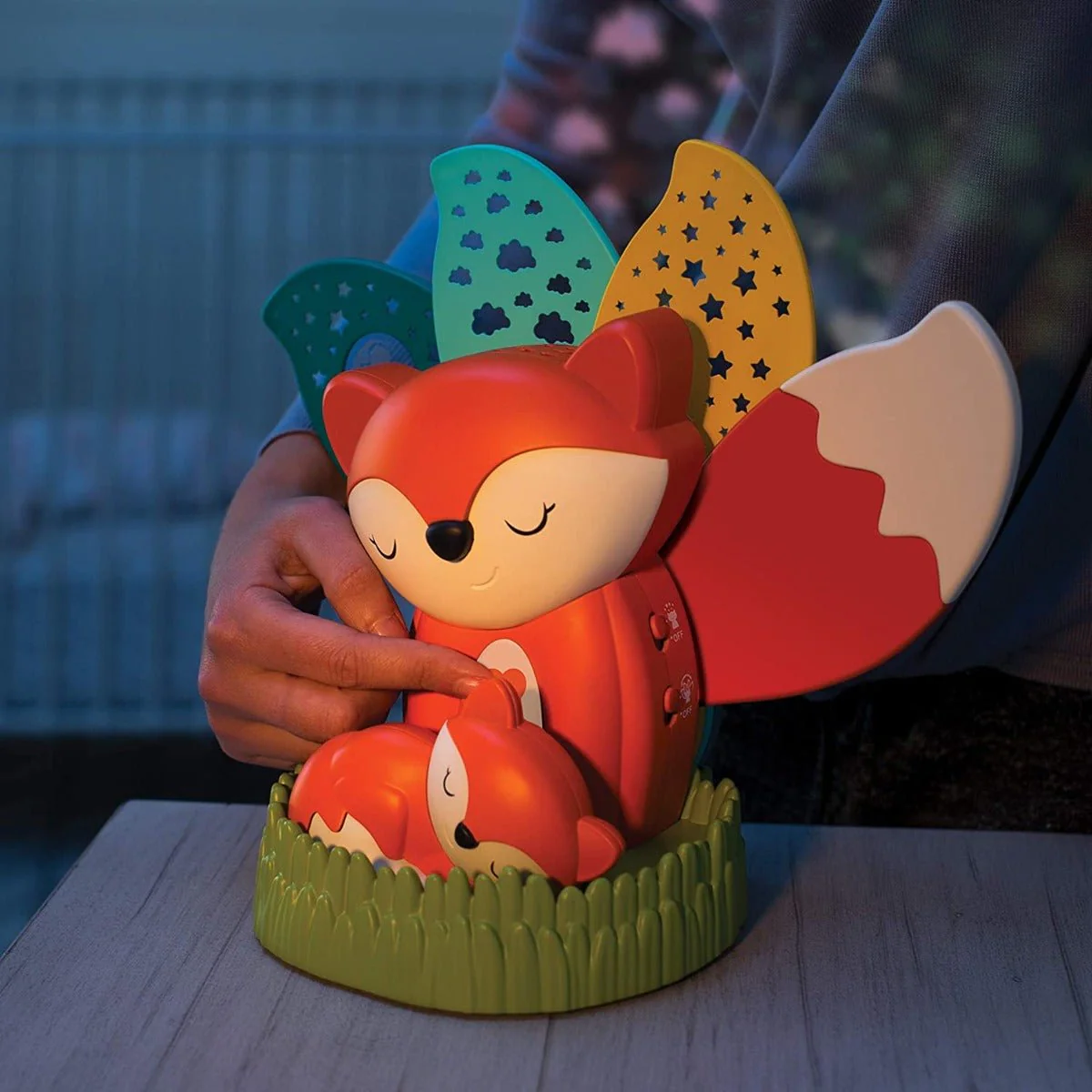 Infantino 3-in-1 Musical Soother & Night Light Projector IN202002 - Image 4