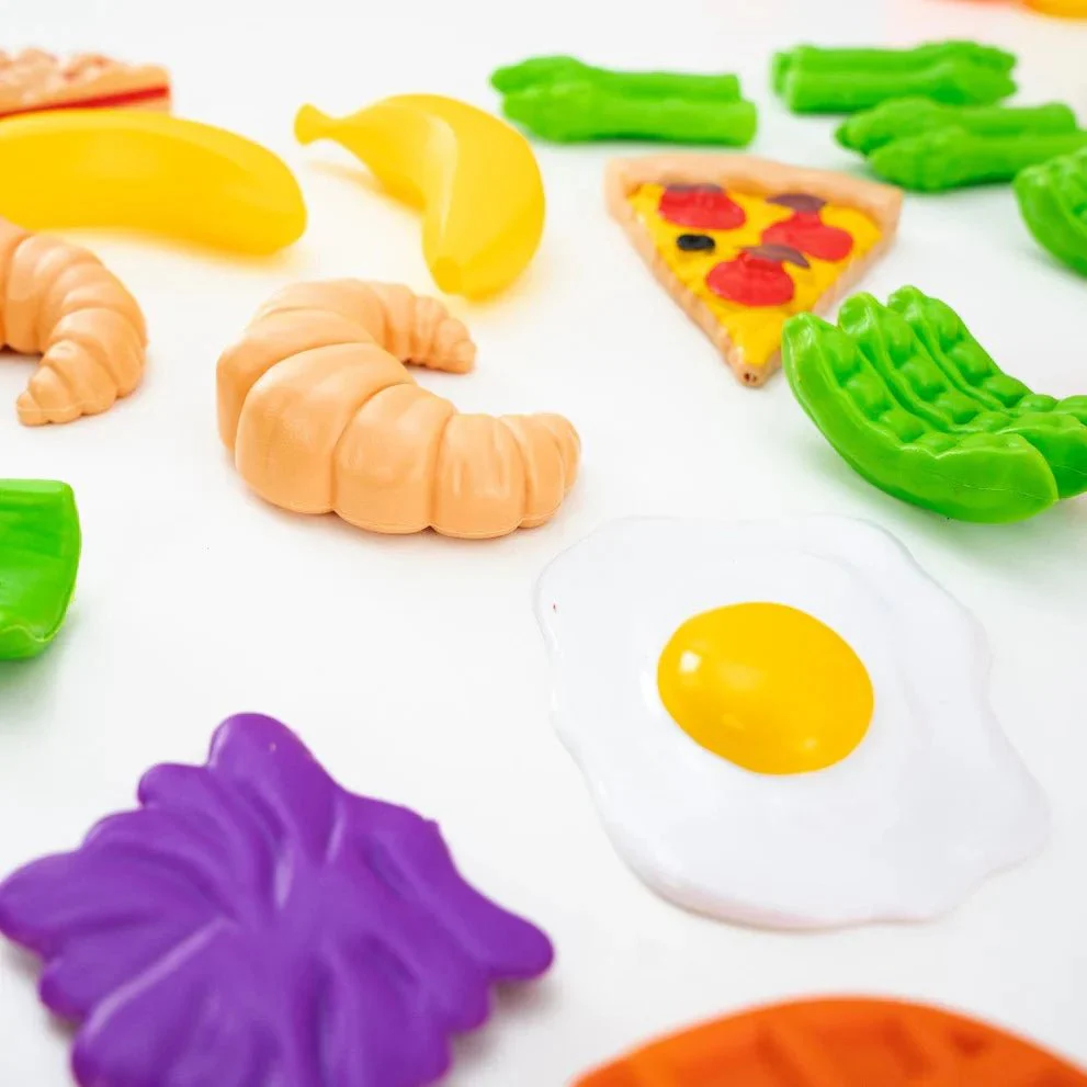Kidkraft Deluxe Tasty Treats Pretend Play Food - Image 3