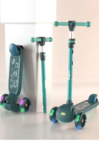 Kids 3-Wheeled Scooter with Lights Green 103-49