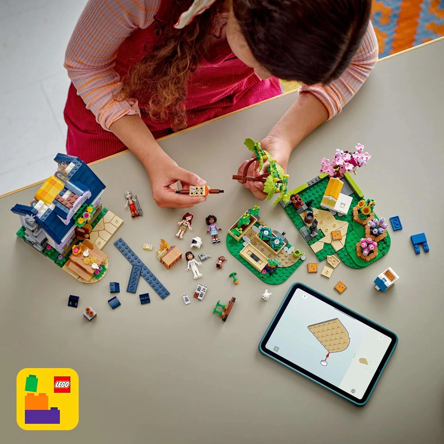 LEGO Beekeepers' House And Flower 6526878/42669 - Image 3