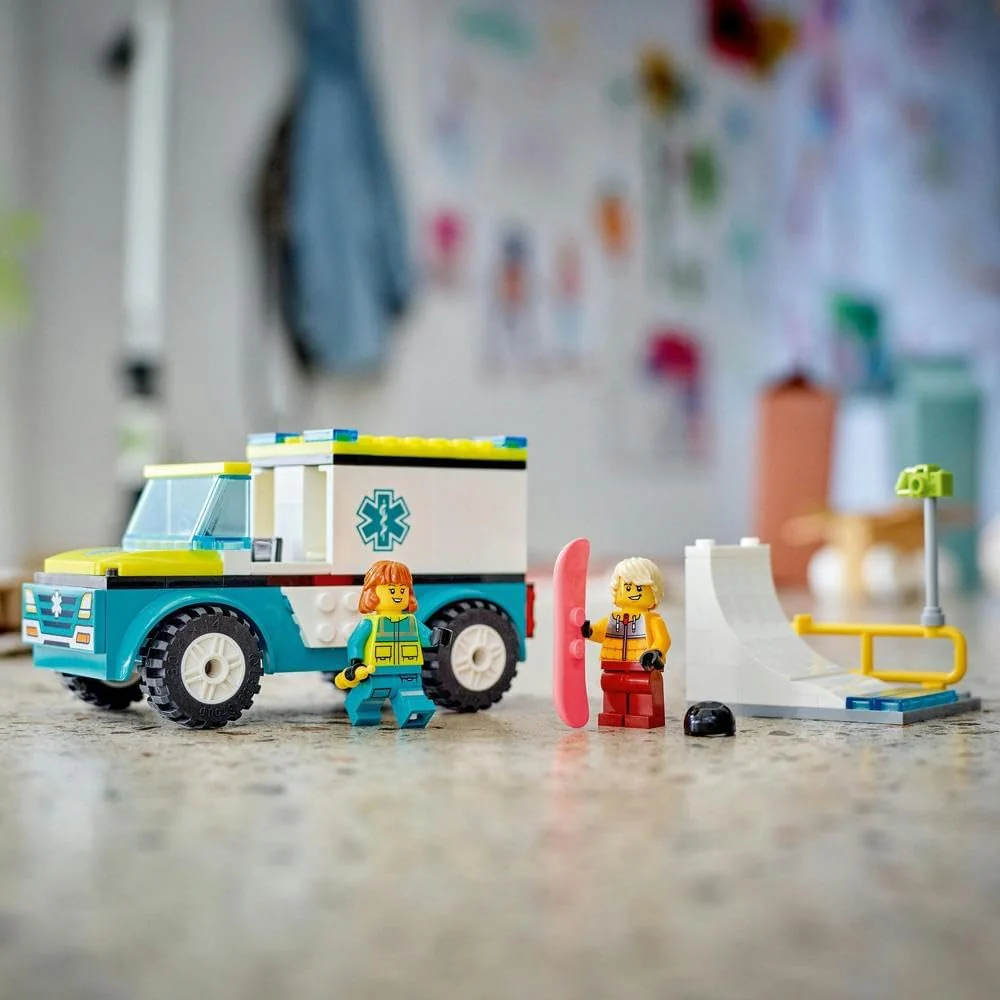 Lego City Emergency Ambulance And Snowboarder - Image 4