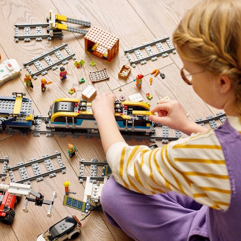 LEGO City Freight Train 6385808/60336 - Image 4