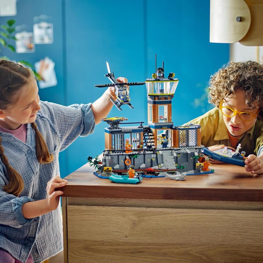 Lego City Police Prison Island - Image 2