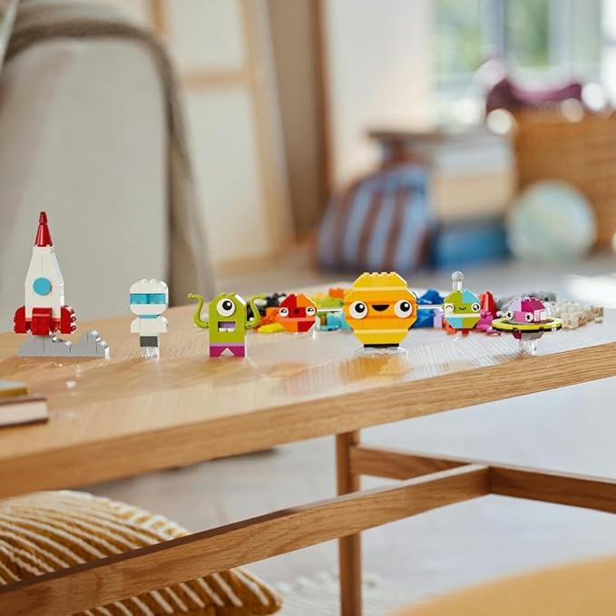 Lego Classic Creative Space Planets - Image 3