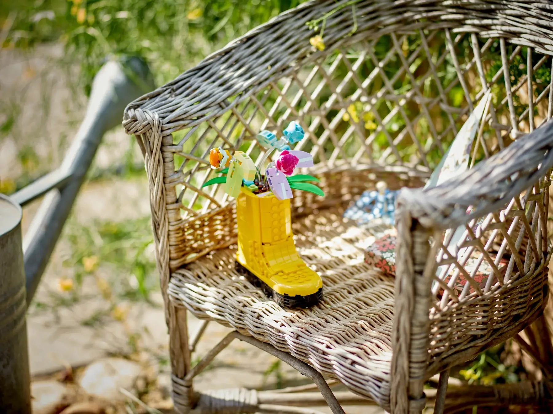 LEGO Creator Flowers In Watering Can - Image 10