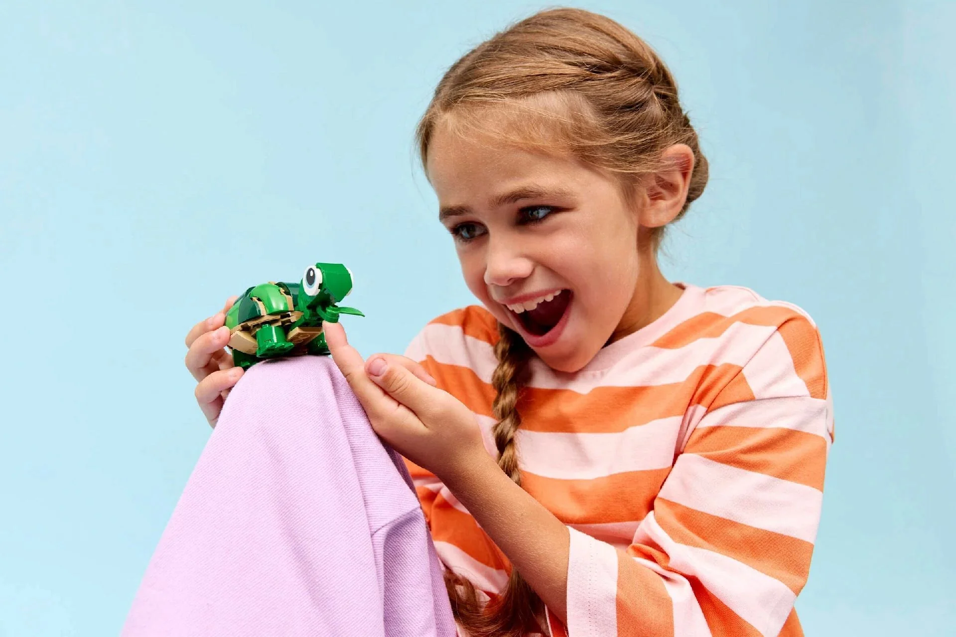LEGO Creator Turtle With A Water Lily Flower 31377 - Image 4