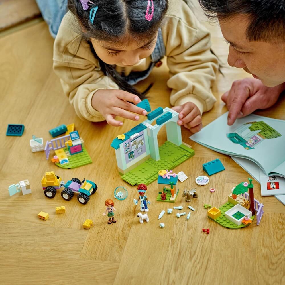 LEGO Friends Farm Animal Vet Clinic - Image 4