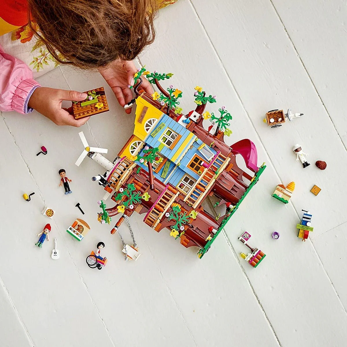 LEGO Friends Friendship Tree House 41703 - Image 3