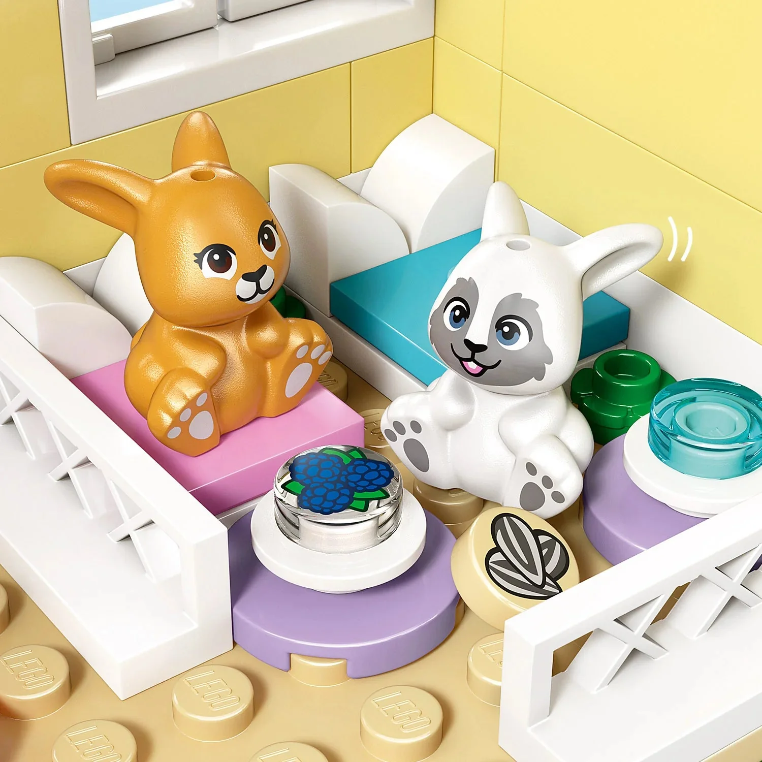 LEGO Friends Heartlake City Bunny Hotel 42679 - Image 5