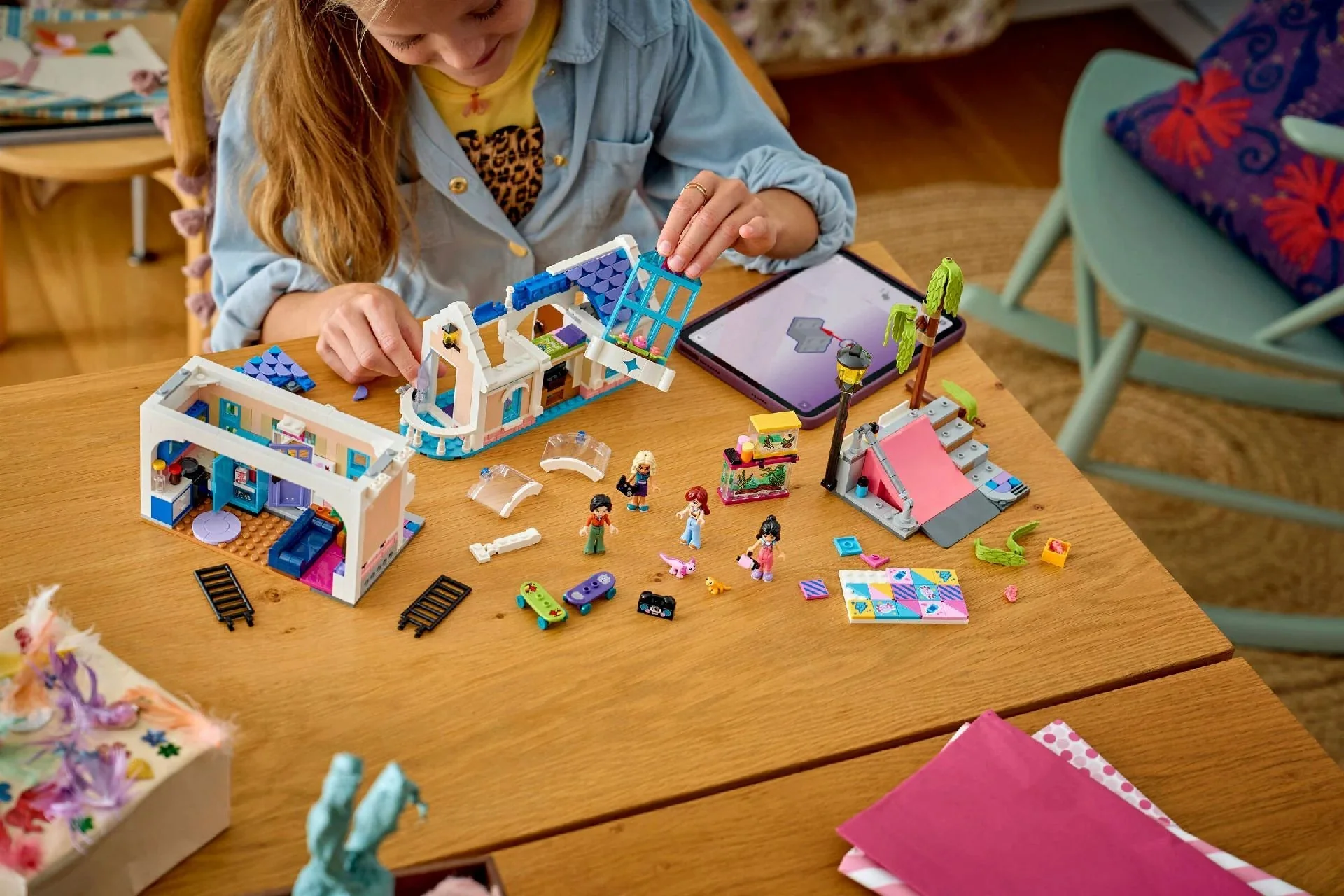 LEGO Friends Liann's Family House 42687 - Image 3