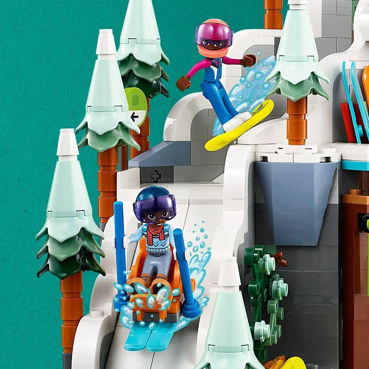 LEGO Holiday Ski Slope and Cafe 41756 - Image 6