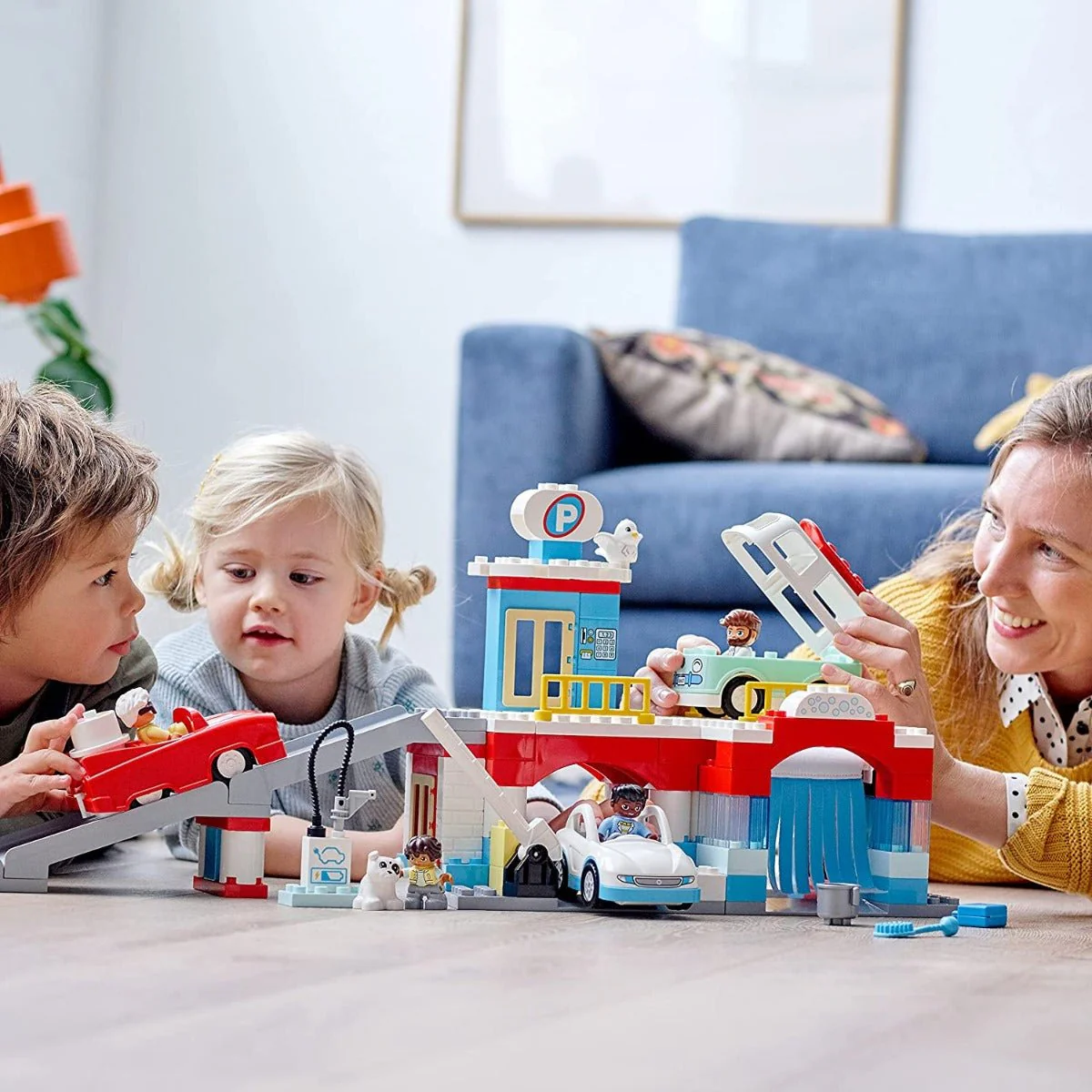 LEGO Parking Garage and Car Wash Set 10948 - Image 3
