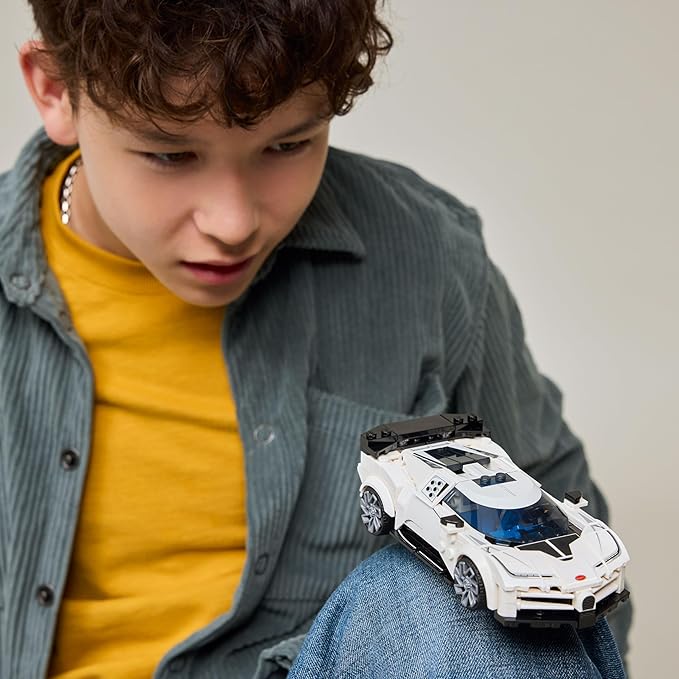 LEGO Bugatti Centodieci Hyper Sports Car 77240 - Image 3