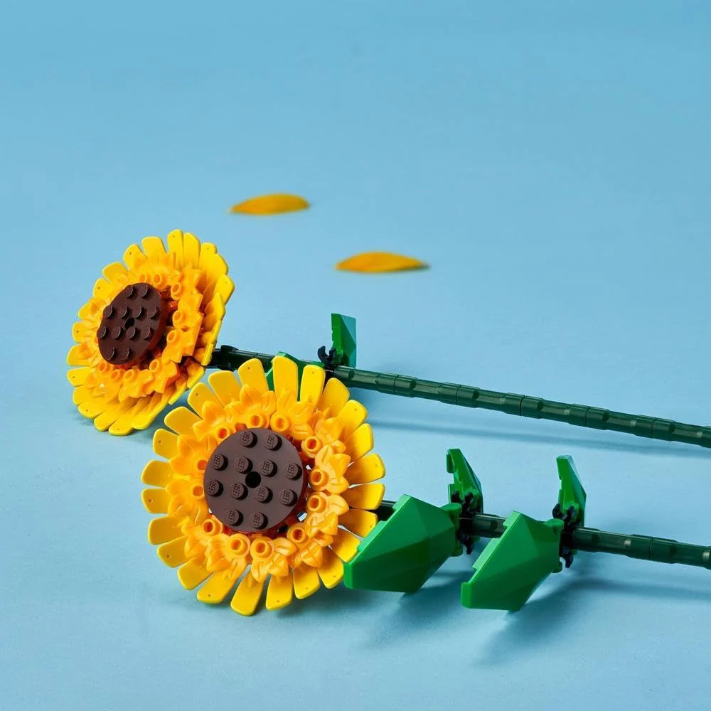 Lego Sunflowers Building Playset - Image 3