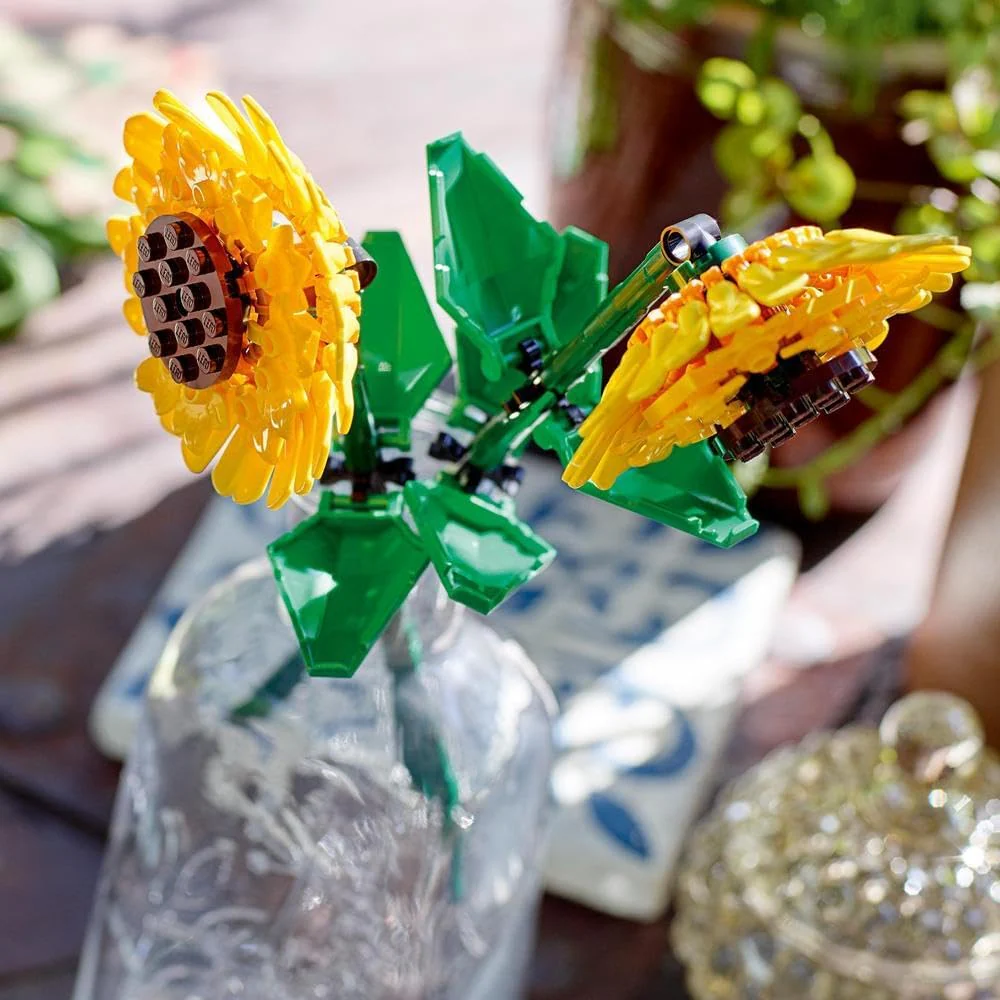 Lego Sunflowers Building Playset - Image 4