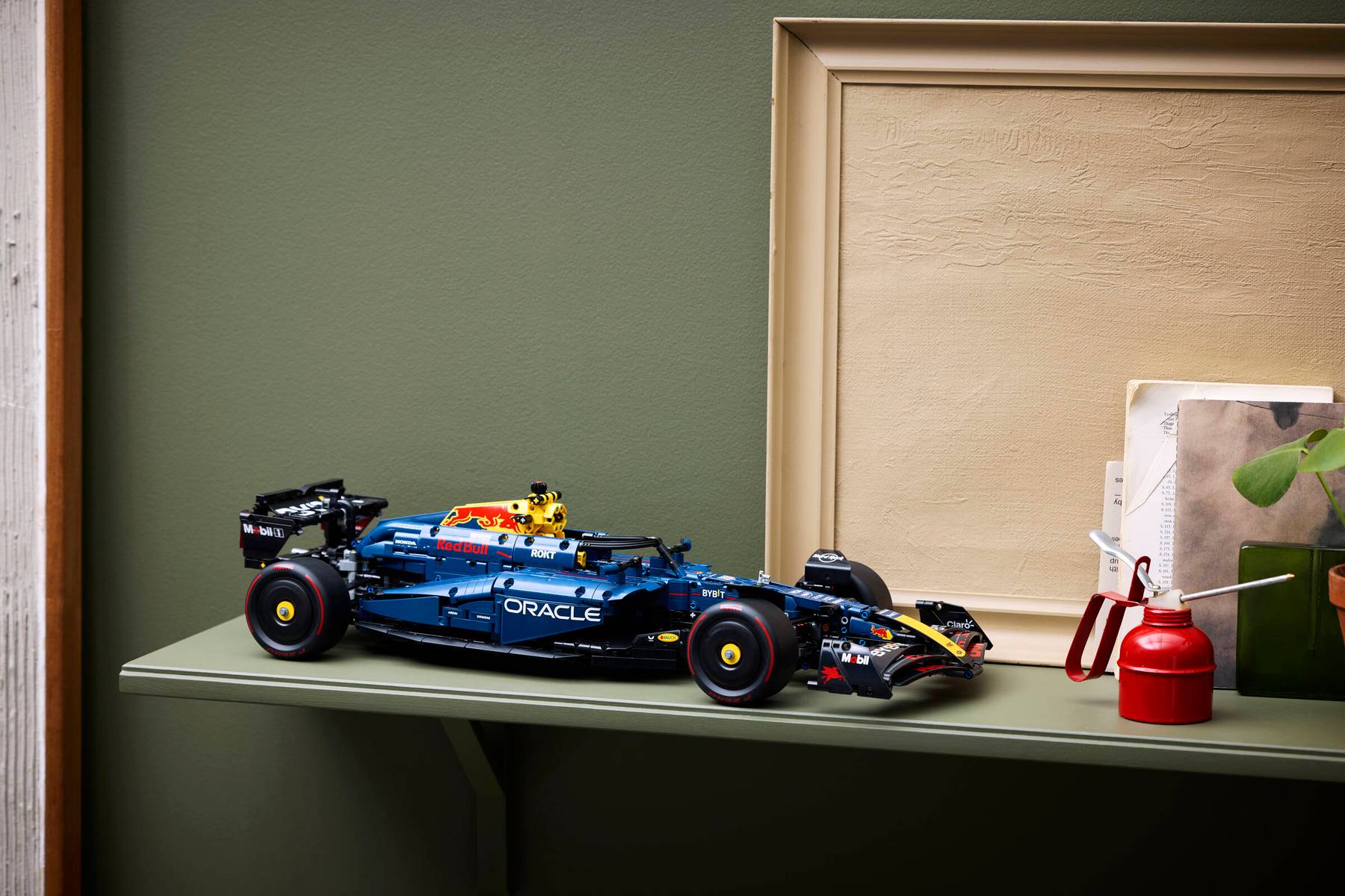 LEGO Technic Oracle Red Bull Racing RB20 F1 Car 42206 - Image 3