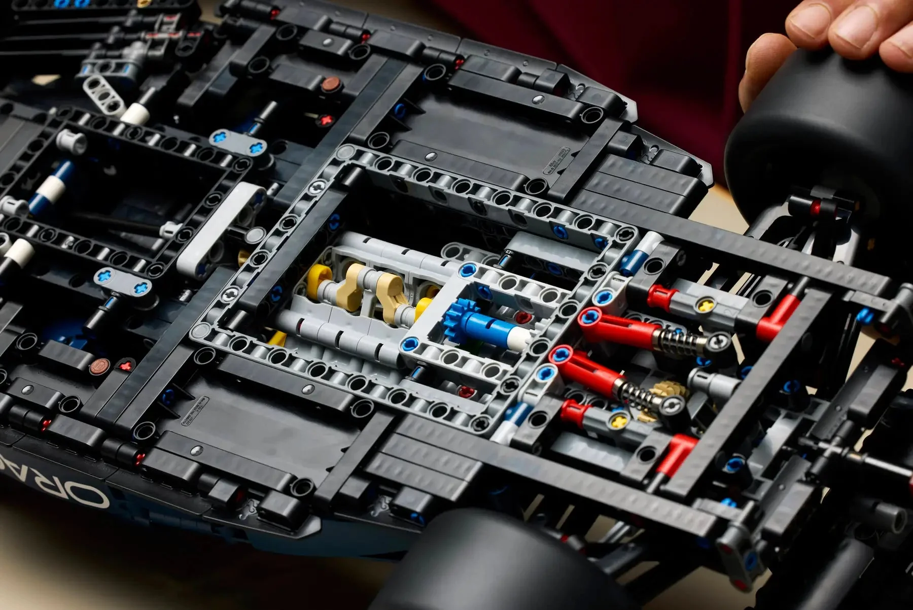 LEGO Technic Oracle Red Bull Racing RB20 F1 Car 42206 - Image 4
